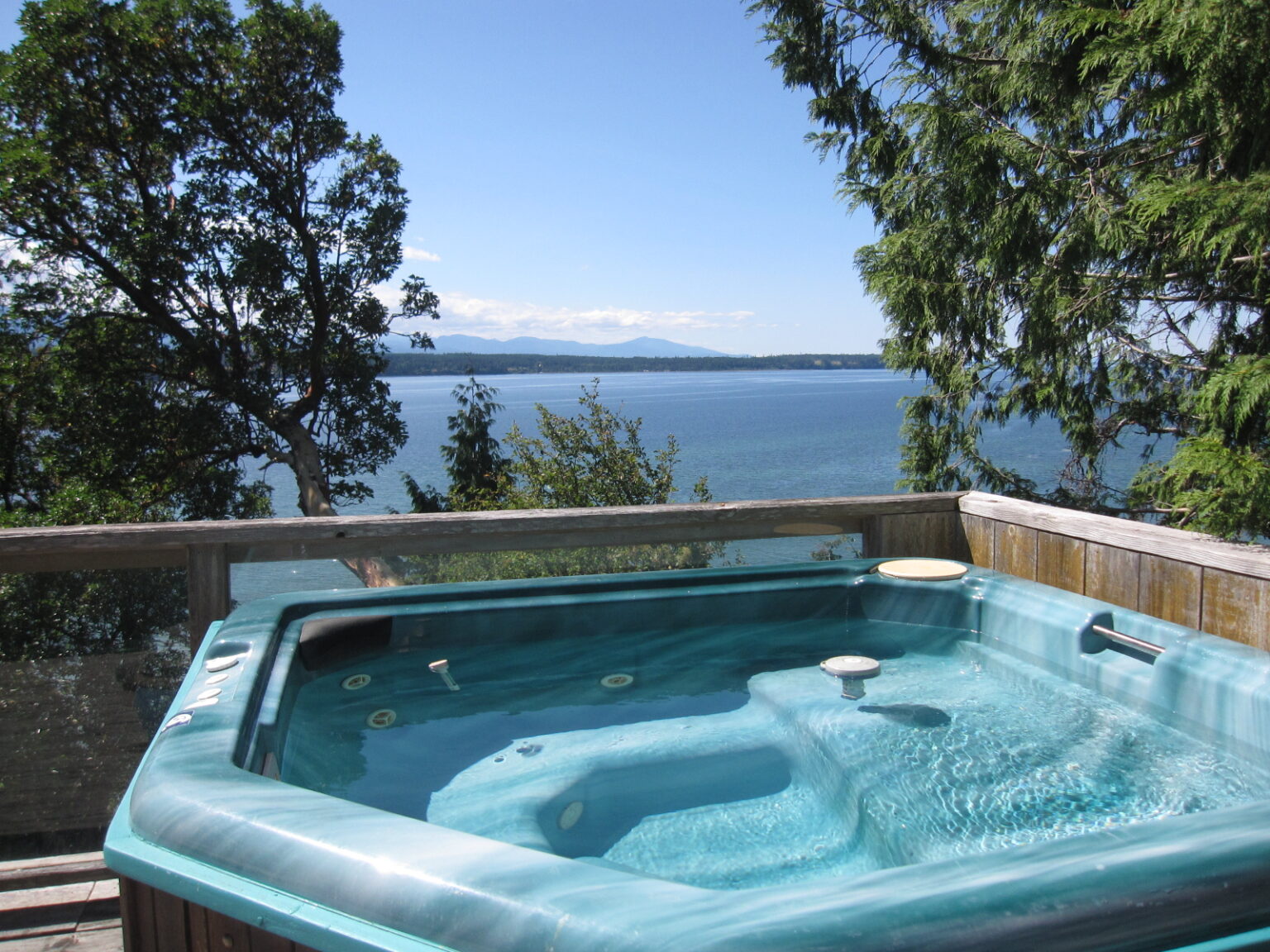 Hornby Island, BC | Accommodations | Hornby Island Beach House