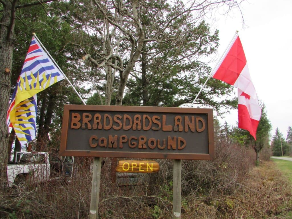Bradsdadsland Campground sign